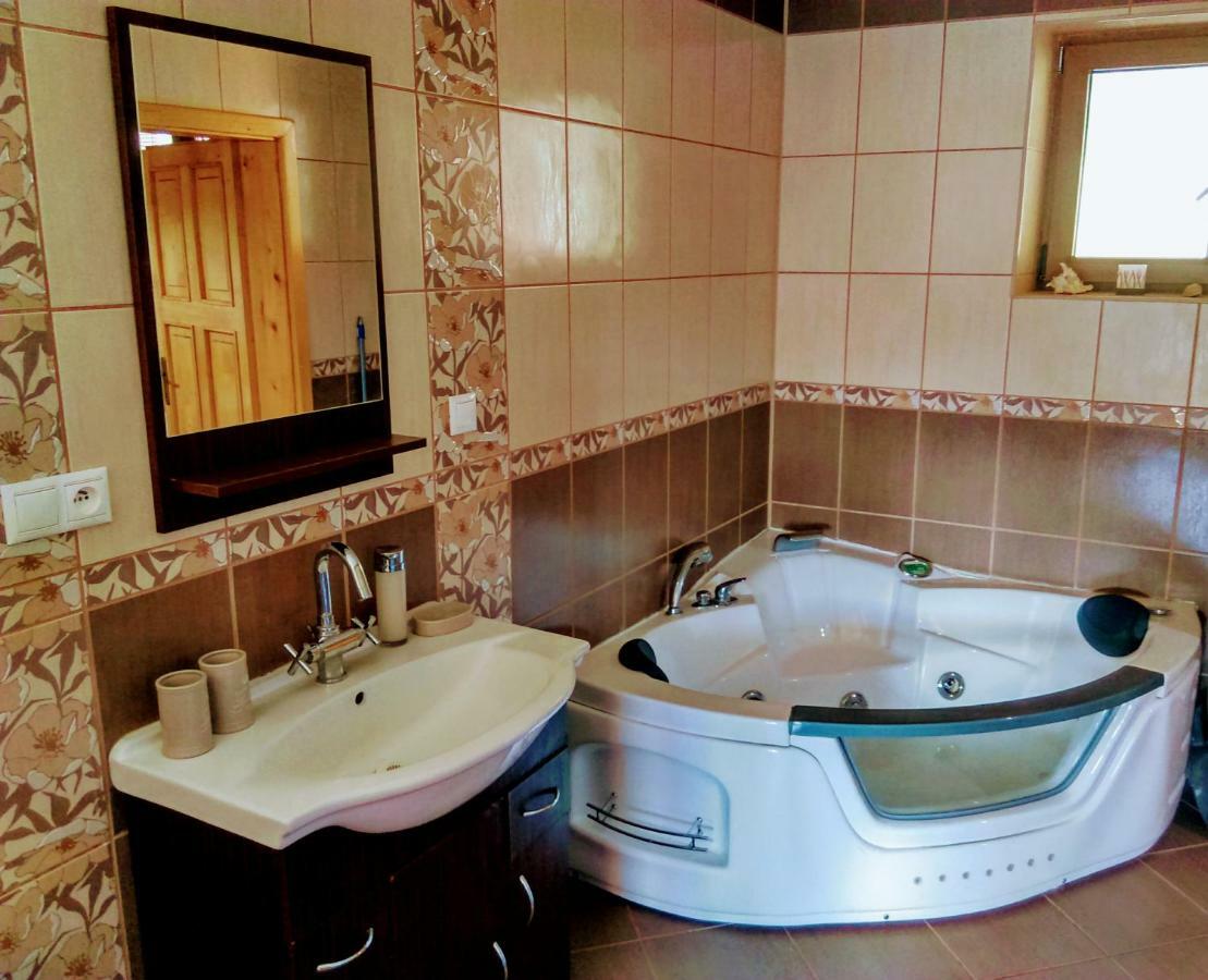 Apartman Pod Kalvariou - Rodinny Dom บันสกา ชีอาว์นีซา ภายนอก รูปภาพ