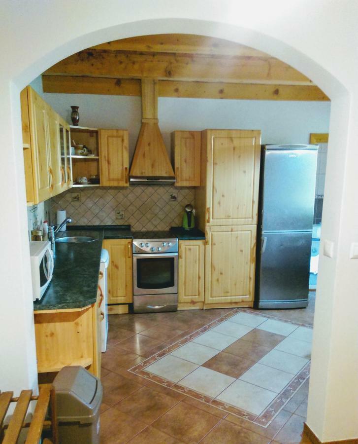 Apartman Pod Kalvariou - Rodinny Dom บันสกา ชีอาว์นีซา ภายนอก รูปภาพ